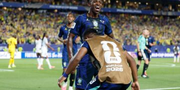 Brasil vence o Haiti, assume a ponta do grupo e fica perto da vaga no mata-mata