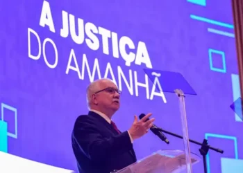 Fachin prevê decisão do STF sobre supersalários ainda em junho e defende regra nacional para limitar penduricalhos