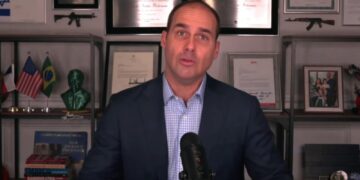 Eduardo Bolsonaro sugere trocar Pix por sistema dos EUA e vira alvo de críticas
