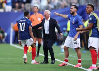 Mbappé brilha, França goleia a Suécia e confirma favoritismo na Copa do Mundo