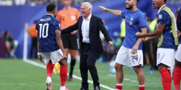 Mbappé brilha, França goleia a Suécia e confirma favoritismo na Copa do Mundo