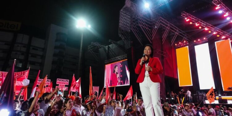 Keiko Fujimori vence eleição presidencial no Peru após apuração marcada por disputa voto a voto
