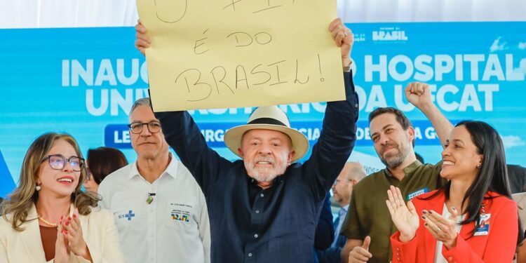 Lula reage a críticas dos EUA ao Pix e diz que sistema brasileiro ameaça gigantes financeiras