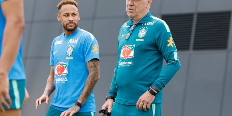 Neymar volta a treinar com o grupo e fica mais perto da estreia na Copa do Mundo