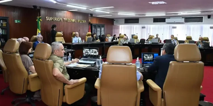 STM rejeita recurso de Bolsonaro e mantém relator em processo que pode resultar na perda de patente militar