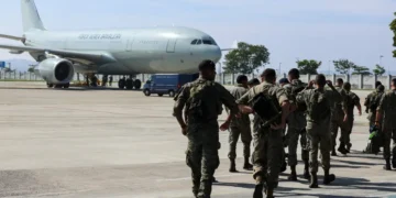 Brasil amplia ajuda à Venezuela com envio de hospital móvel, militares e medicamentos