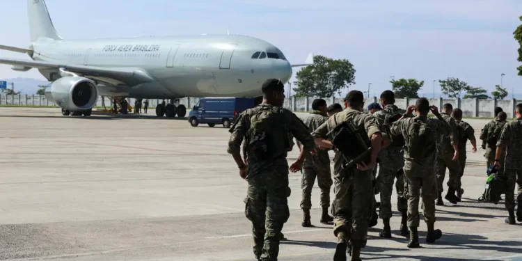 Brasil amplia ajuda à Venezuela com envio de hospital móvel, militares e medicamentos