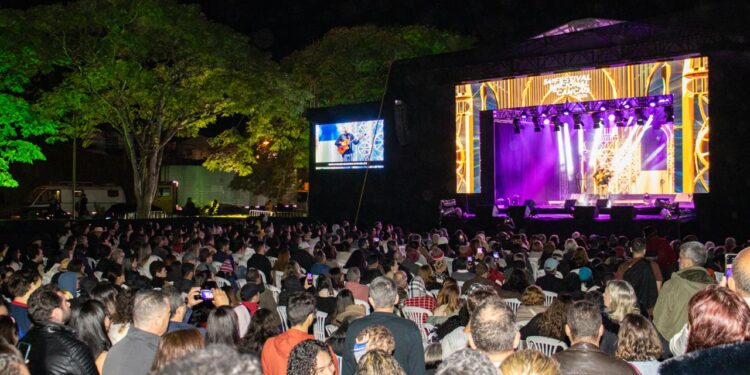 Tiradentes abre a 56ª edição do Festival Nacional da Canção com disputa musical e show de Sidney Magal