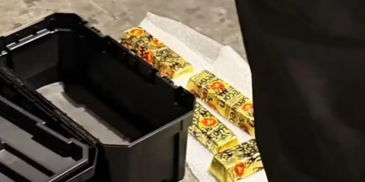 Ouro avaliado em mais de R$ 120 milhões é apreendido na Bolívia em aeronave ligada a empresário brasileiro