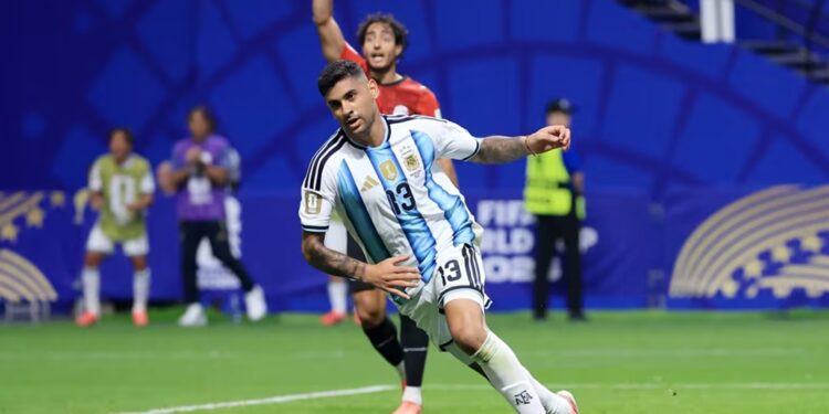 Argentina busca virada improvável sobre o Egito e avança às quartas da Copa