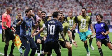 Argentina vira sobre a Inglaterra e enfrentará a Espanha na grande final da Copa do Mundo