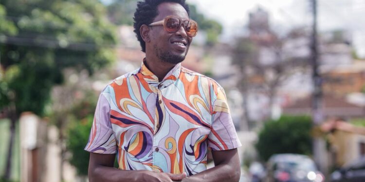 Bruno Cupertino leva o espetáculo “O Samba Vai Continuar” ao Teatro de Bolso Sesiminas