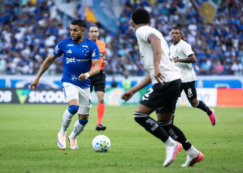 Cruzeiro esbarra nos desfalques, perde para o Botafogo e acende alerta para o restante da temporada