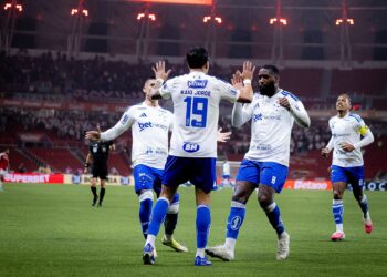 Cruzeiro vence o Internacional no Beira-Rio e sobe na tabela do Brasileirão