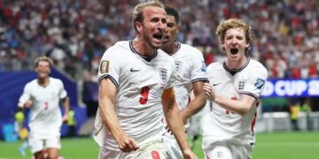 Inglaterra reage no segundo tempo, vence a RD Congo de virada e marca duelo com o México nas oitavas