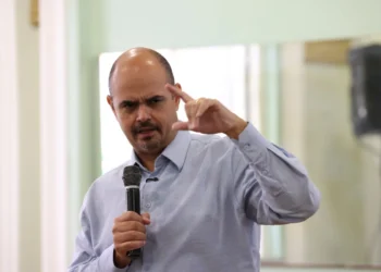 Mateus Simões inicia ‘faxina’ no governo após romper com Marcelo Aro: “Passou quatro anos parasitando o Estado”