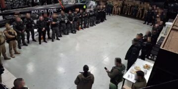 Megaoperação contra o PCC cumpre 320 mandados em seis estados e mira estrutura da facção dentro de presídios