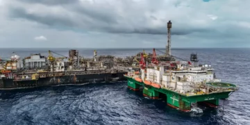 Governo mantém imposto sobre exportação de petróleo diante da escalada das tensões no Oriente Médio