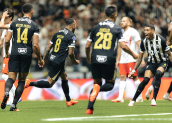 No apagar das luzes! Atlético busca empate com Bragantino e avança na Sul-Americana