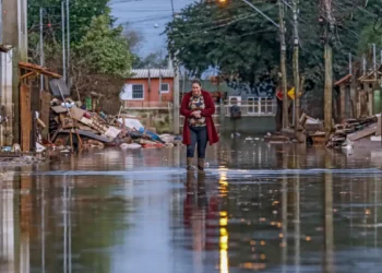 Ciclone-bomba provoca temporais, confirma tornado no Sul e coloca parte do Brasil em alerta