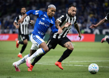Cruzeiro sai na frente, Atlético reage e clássico deixa tudo aberto na Copa do Brasil