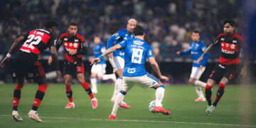 Cruzeiro empata com Flamengo no Mineirão e deixa decisão da Libertadores para o Maracanã