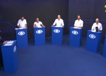 Primeiro debate em Minas tem troca de ataques, disputa pela direita e ausência de Patrus