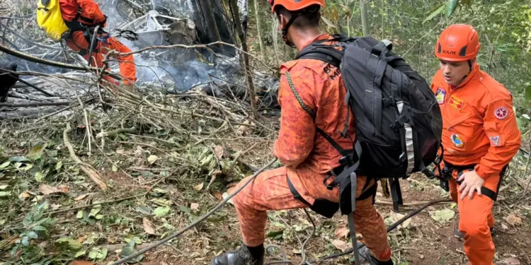 Queda de helicóptero deixa quatro mortos em área de mata no Rio de Janeiro