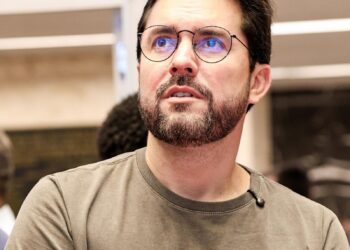 O preço da indefinição: Luis Falcão deixa Prefeitura para ser vice de Cleitinho e termina fora da disputa
