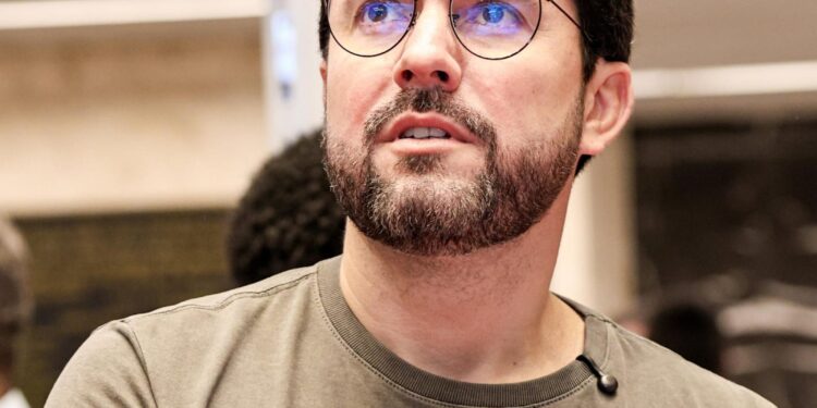 O preço da indefinição: Luis Falcão deixa Prefeitura para ser vice de Cleitinho e termina fora da disputa