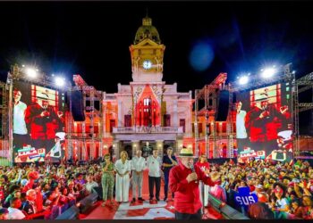 Lula reúne milhares em BH e transforma Praça da Estação em palanque para disputa por Minas