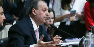 Fim da escala 6×1 avança no Senado com jornada de 40 horas e dois dias de descanso
