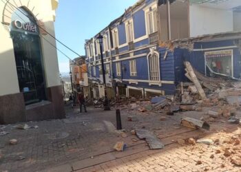 Terremoto de magnitude 7,4 deixa dezenas de mortos e causa destruição na Colômbia