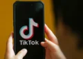 TikTok é multado em R$ 153,7 milhões por falhas na proteção de dados de crianças e adolescentes