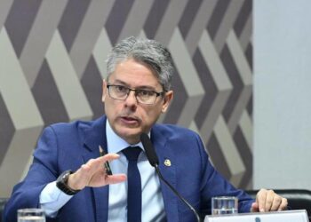 Alessandro Vieira pede impeachment de Nunes Marques por atuação ligada ao caso Master