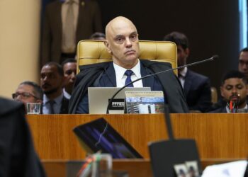Moraes acusa Mendonça de pressionar PF para incluí-lo em delação de Vorcaro