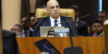 Moraes acusa Mendonça de pressionar PF para incluí-lo em delação de Vorcaro