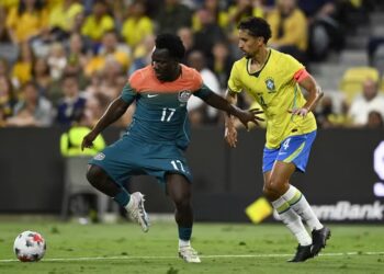 Rayan salva no último lance, e Brasil abre novo ciclo com empate contra a Austrália