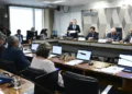 Fim da escala 6×1 avança no Senado após aprovação na CCJ