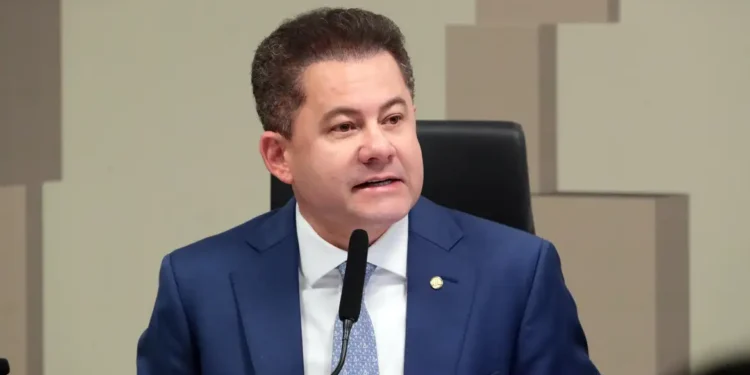 Alvo da PF, Cezinha disse ter celular roubado três dias antes de operação