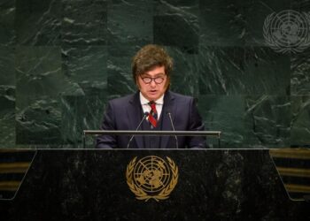 Milei ecoa Trump na ONU, fala em “genocídios” na África e dedica discurso a críticas à organização