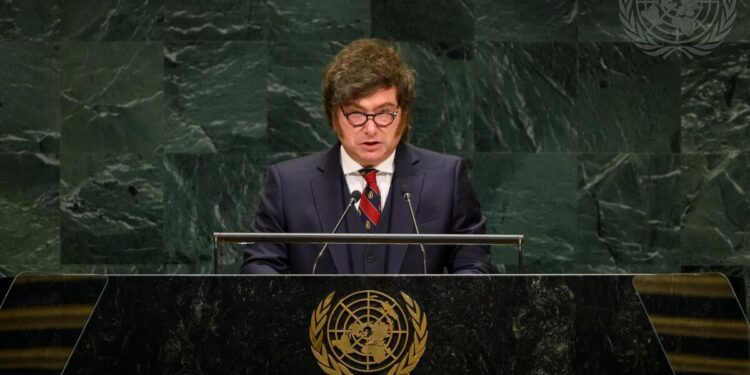 Milei ecoa Trump na ONU, fala em “genocídios” na África e dedica discurso a críticas à organização