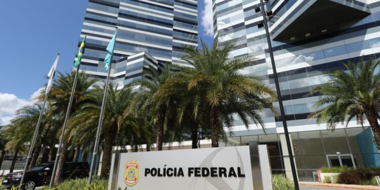 Cúpula da PF reage a Mendonça e 11 diretores colocam cargos à disposição