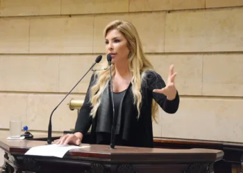 Ex-vereadora Verônica Costa é presa para cumprir pena de 10 anos por tortura do ex-marido