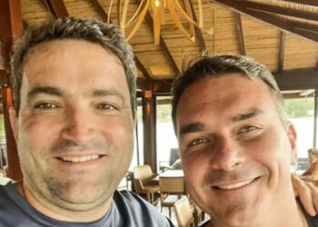 PF aponta Flávio como usuário master de conta de empresa dona de parte do jatinho ligado a Vorcaro