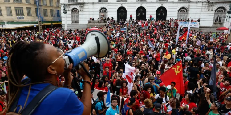Estudantes fazem atos em vários estados em apoio à reeleição de Lula