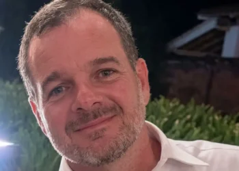 Juiz do TJ-SP é encontrado carbonizado dentro de carro em estrada rural