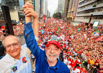 Lula completa 81 anos dois dias após ser reeleito para quarto mandato