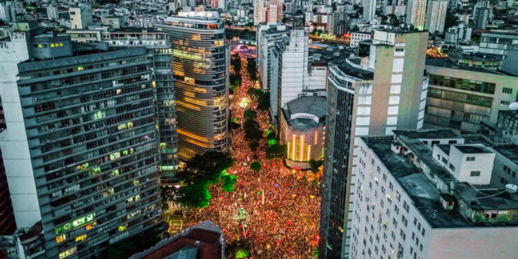 Virada em Minas: Lula sai de 43,33% para 50,43% e vence Flávio