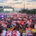Milhares de estudantes ocupam Esplanada em Brasília em apoio a Lula